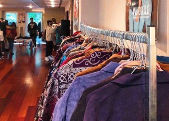 Vuelve a Vigo el mercado de ropa al peso que recorre Europa: Vinokilo regresa durante tres días