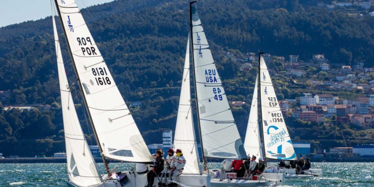 Bugallo vence de nuevo en la ría de Vigo tras un final de infarto