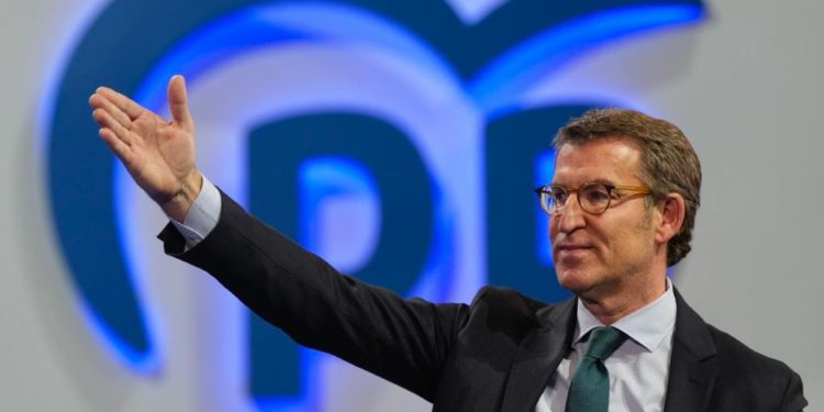 Feijóo: «¿Alguna vez me tocará algún período donde no haya crisis?»