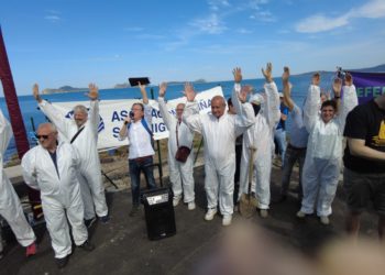 Manos arriba en defensa del último tramo virgen de la costa de Vigo: «Salvemos Cabo Estai»
