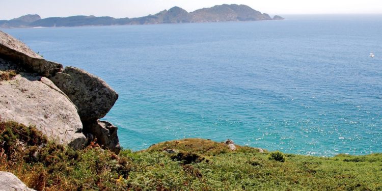 Rescatados dos senderistas en una zona de difícil acceso de la Costa da Vela