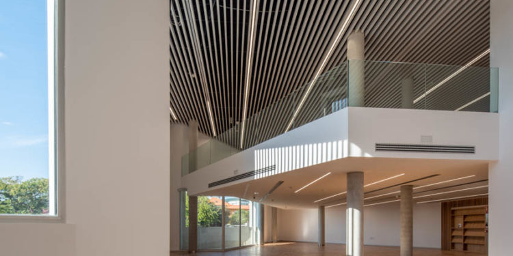 Premio ibérico de arquitectura ‘Technal’ para a Biblioteca de Nigrán do estudo vigués Gándara Pons