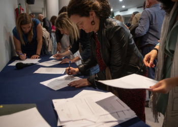 Procuradores de Vigo remiten 115 cartas pidiendo la dimisión del consejo estatal