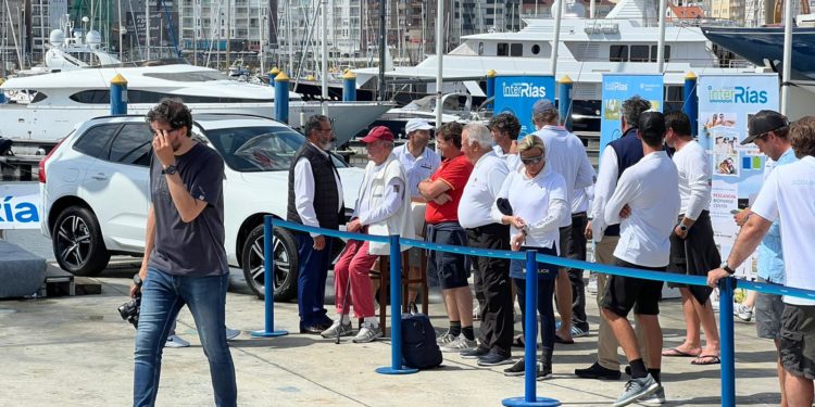 Juan Carlos I se despide de Sanxenxo con premios, ganas de reencuentro familiar y anuncio de regreso