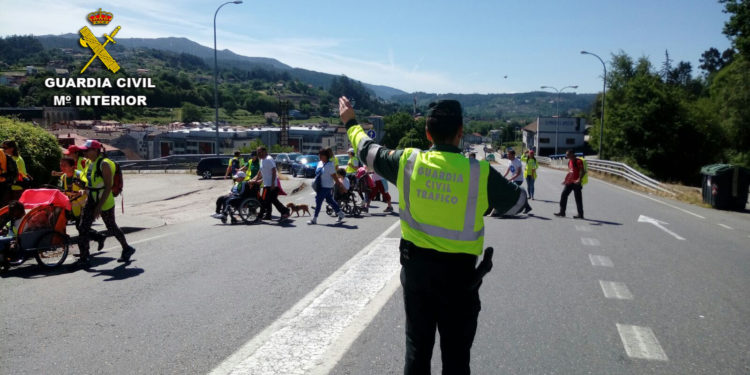 Auxilian a un peregrino estadounidense que había accedido a la autovía A-55