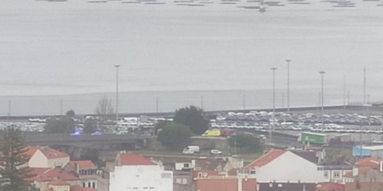 Accidentado inicio de semana en Vigo: vuelca un vehículo al inicio de la VG-20