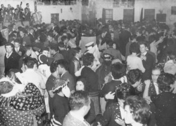 Alumnado do IES Val Miñor busca colaboración cidadá para recuperar a memoria colectiva do lecer no S.XX