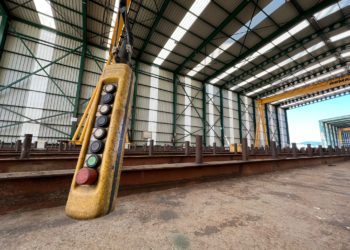 La patronal, satisfecha con la venta del astillero Barreras a Armón