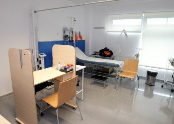 O Sergas oferta 15 prazas fixas de médicos especialistas na área de Vigo por 65.000 euros anuais