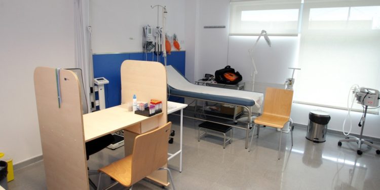O Sergas oferta 15 prazas fixas de médicos especialistas na área de Vigo por 65.000 euros anuais