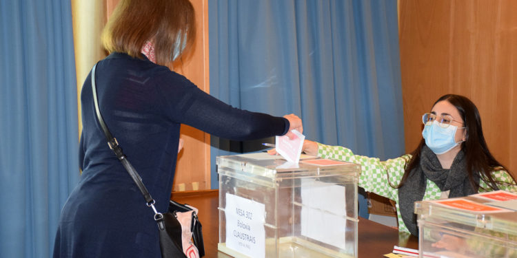 O novo claustro da Universidade de Vigo estará integrado por 228 persoas