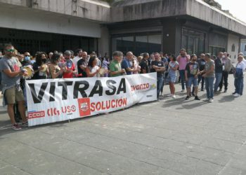 El Concello de Vigo promete a la plantilla de Vitrasa que estudiará “todas las posibilidades legales”