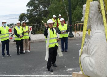 Caballero ve a Vigo “encantada” con el Cristo de A Guía e intenta ridiculizar a los críticos