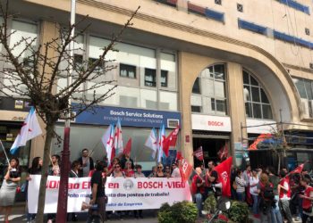 Vigo vive unha xornada de folga nos centros de chamadas con concentración en Bosch