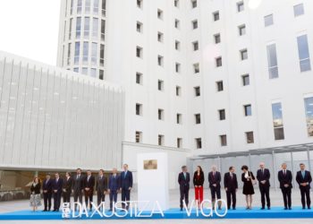 Felipe VI, recibido en Vigo entre gritos de “viva el rey”