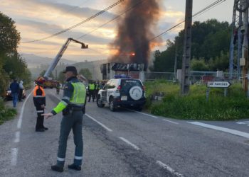 Activado el Plan Territorial de Emergencias por un incendio en una nave de Mondariz