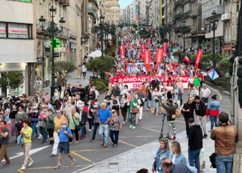 Miles de personas toman Vigo para exigir una sanidad pública de calidad: “Hay que tomar medidas”