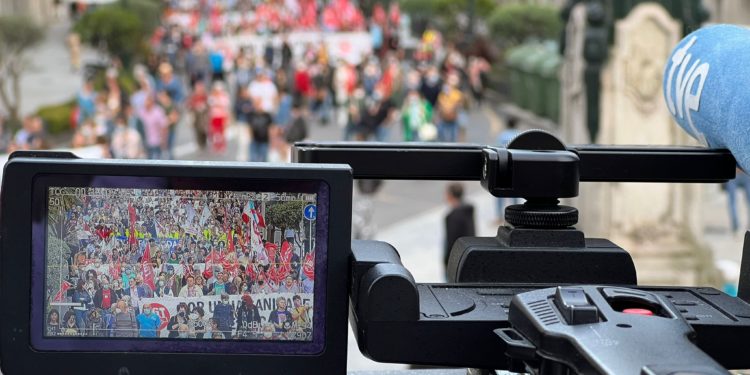 Miles de personas toman Vigo para exigir una sanidad pública de calidad: “Hay que tomar medidas”