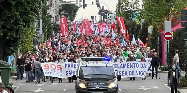 El conselleiro de Sanidade replica a la manifestación de Vigo: “Hablar de desmantelamiento es engañar”