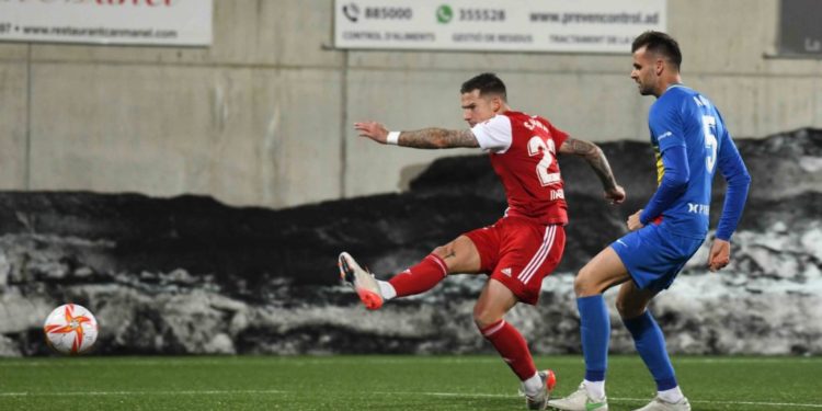 El Celta aparta “provisionalmente” a Santi Mina y le abre un expediente disciplinario