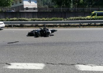 La Guardia Civil busca al conductor que hirió a un motorista en la A-52 y habilita un teléfono