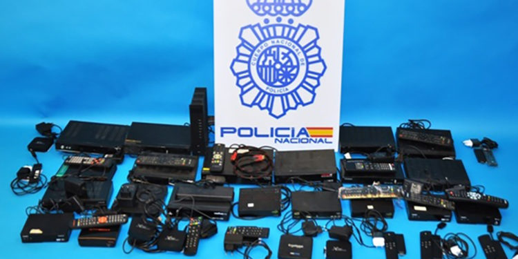 La Policía Nacional inspecciona locales de Vigo por piratear partidos de fútbol