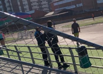 La Policía Local acude a las pistas de Balaídos porque un atleta estaba sin camiseta