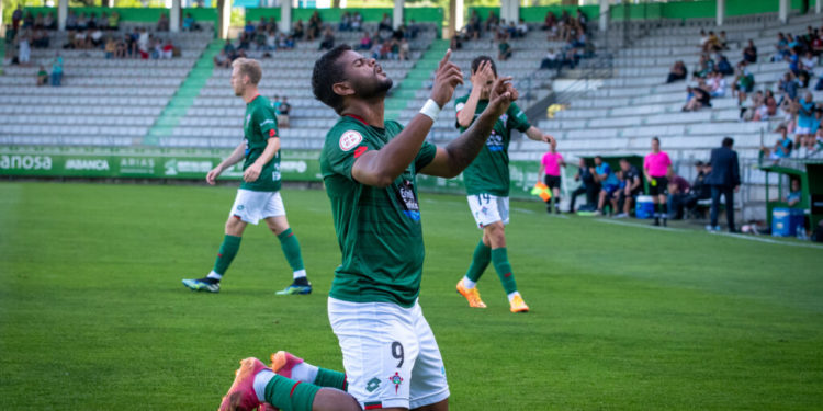 Ferrol rompe su acuerdo para la fase de ascenso por jugar el Racing en Vigo