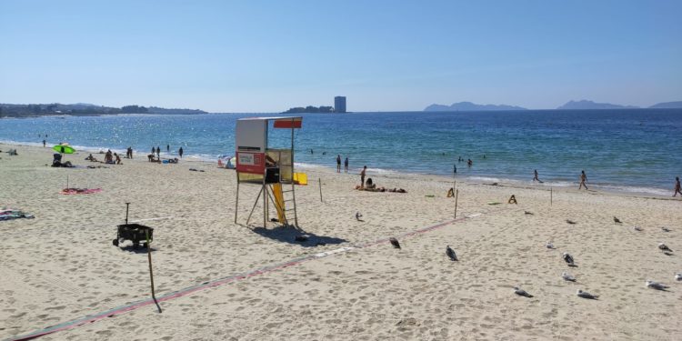 Piden adaptar a la “realidad” el “insuficiente” servicio de socorrismo en las playas de Vigo