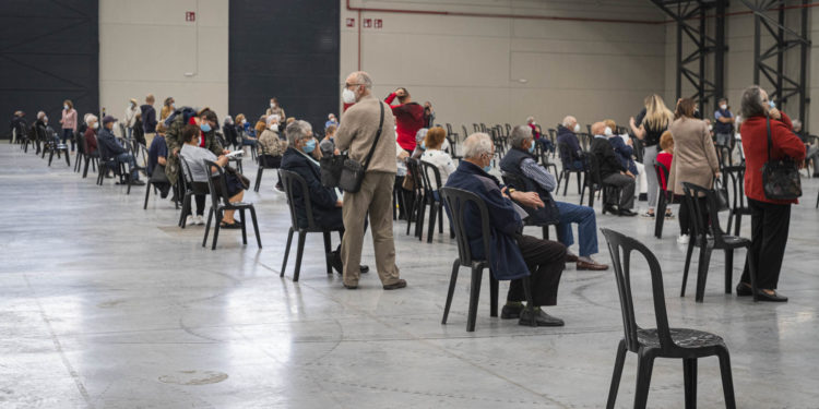 Galicia apoya que se empiece a administrar a vulnerables la cuarta dosis contra la Covid-19