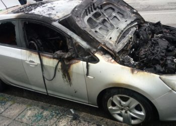 Bomberos y policía atendieron trece incendios en coches y contenedores este fin de semana