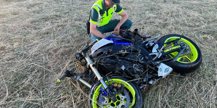 Herido de gravedad un motorista al colisionar contra un coche en Salvaterra