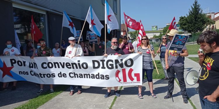 Personal de los centros de llamadas denuncia salarios “de miseria” en el cuarto día de huelga