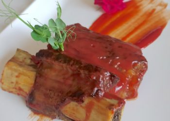Costilla de Black Angus lacada a la barbacoa