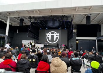 En juego El Trono del Norte: Vialia Vigo acoge una ‘batalla de gallos’ entre gallegos y asturianos