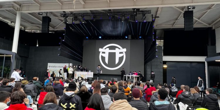 En juego El Trono del Norte: Vialia Vigo acoge una ‘batalla de gallos’ entre gallegos y asturianos