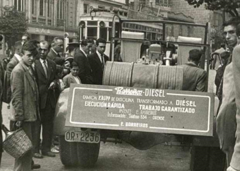 Así mostraba Eduardo Barreiros sus motores Barreiros-Diésel en Vigo