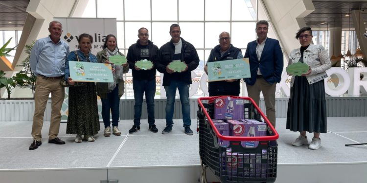 El reciclaje de los colegios de Vigo se convierte en comida para el Banco de Alimentos