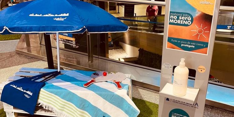 El centro comercial Travesía alerta sobre el peligro del sol para la piel y ofrece crema protectora gratis