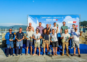 Baiona encumbra a los nuevos campeones gallegos de A Dos