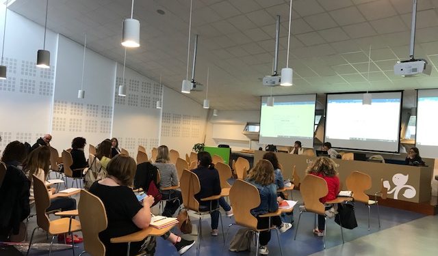 Clases de historia, información útil, búsqueda de empleo y vivienda: 84 ucranianos buscan adaptarse a Vigo
