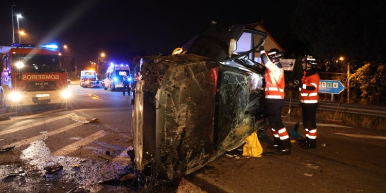 Herido grave un conductor en Vigo tras sufrir un accidente cerca del aeropuerto