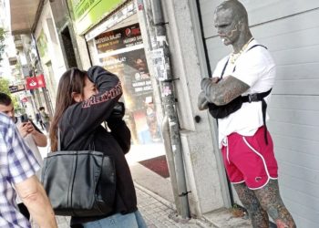 Black Alien causa furor y genera colas en Vigo: “Es una persona de 10”