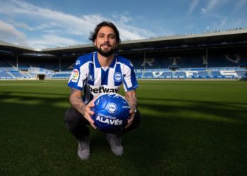 Jota Peleteiro está “muy cerca” de comprar la SD Compostela