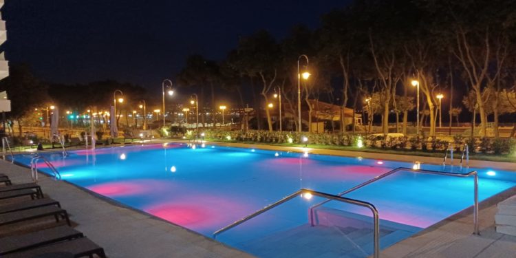 El Hotel Attica21 Vigo ya luce, literalmente, en Samil