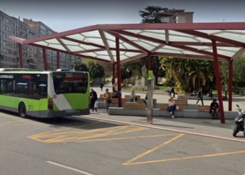 Adiós a la lluvia en la gran marquesina de la plaza de América: “Se va a arreglar enseguida”