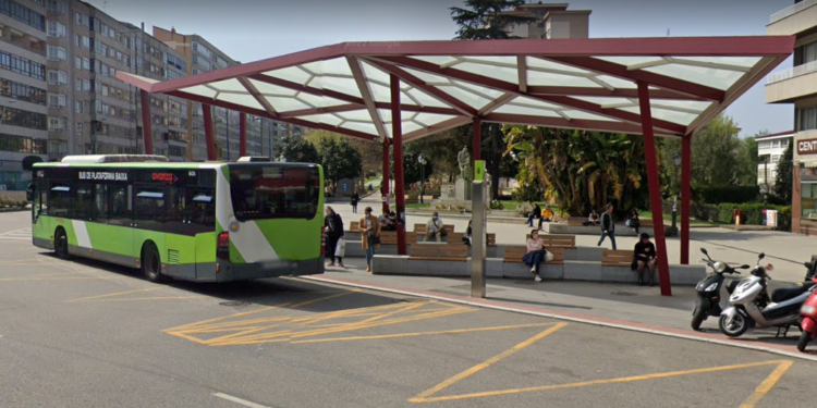 Adiós a la lluvia en la gran marquesina de la plaza de América: “Se va a arreglar enseguida”
