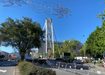 La noria ya se eleva sobre Coia a unos días del regreso de las fiestas: este es el programa completo