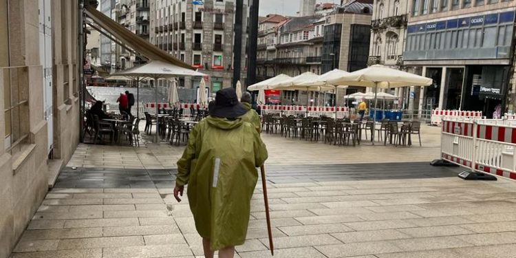 Vigo empieza la semana con lluvia pero el calor volverá en unos días