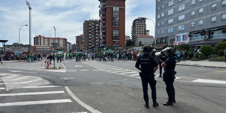Las actuaciones policiales en Balaídos se saldan con tres detenidos y dos agentes heridos